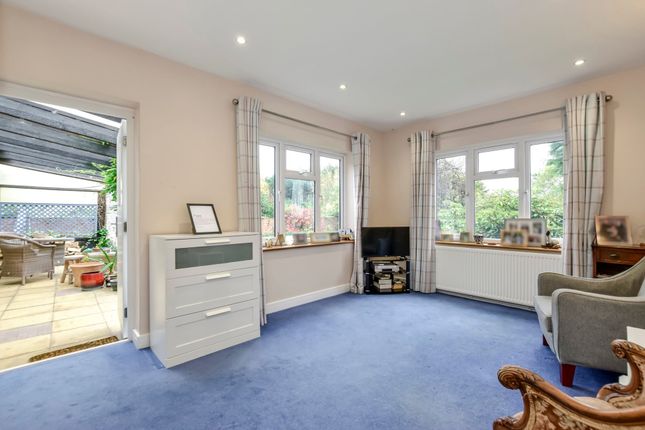 35 Church Lane, Rickmansworth photo 4