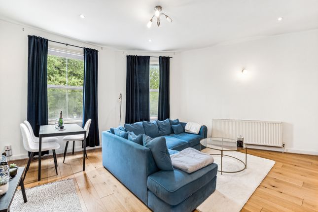 Flat to rent in Falcon Road, Battersea Park