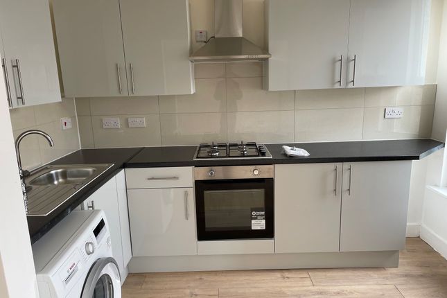 16A, Brightwell Avenue, Westcliff-on-Sea photo 2