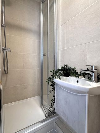Flat 4, 61, High Road, Willesden Green photo 4