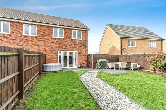 End terrace house for sale in Meadow Road, Houghton Conquest, Bedford, Bedfordshire