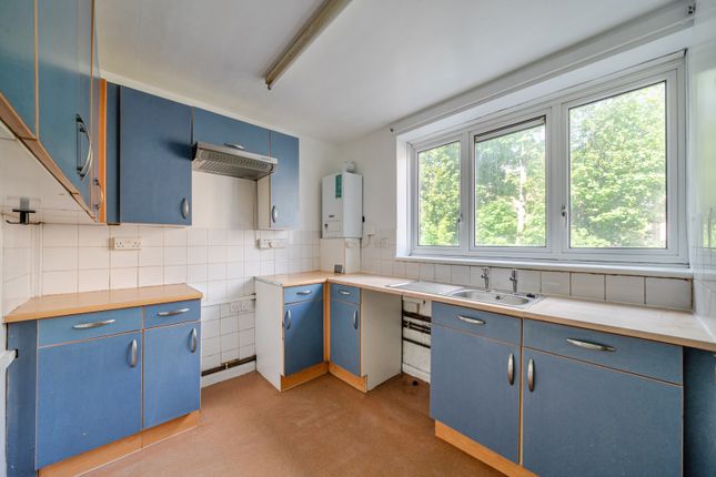 Flat 34, Crossway Court 40-44,, Endwell Road, London photo 4