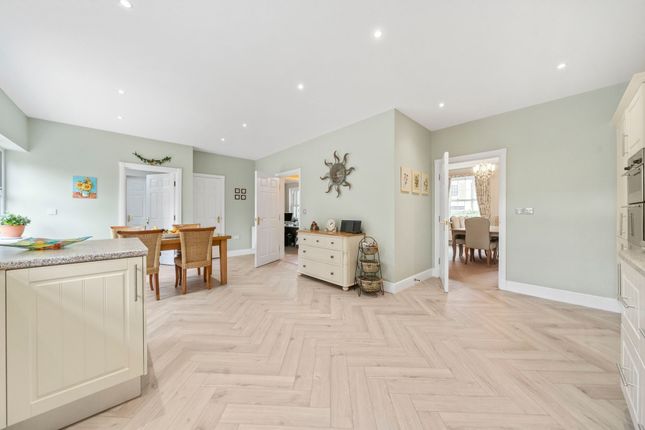 33 Winwick Park Avenue, Warrington photo 4