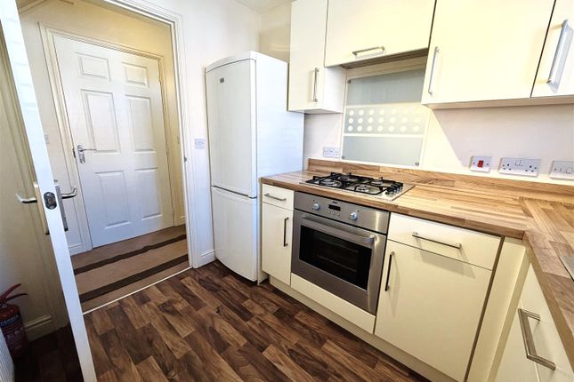 31, Willow Gardens, Selby photo 2