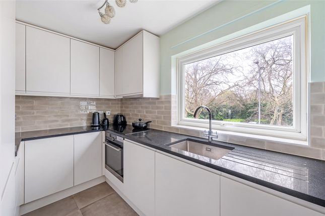 Flat for sale in 22 Nantes Close, London