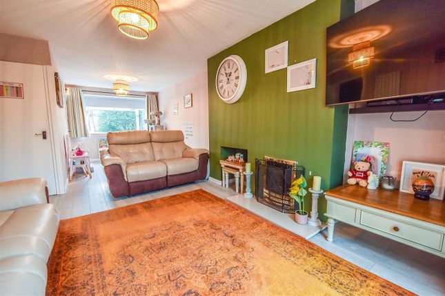14, Byron Road, Dursley photo 4