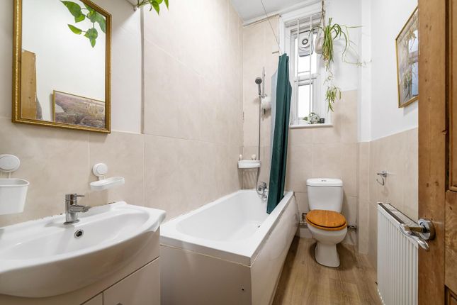 Flat for sale in Coldharbour Lane, London