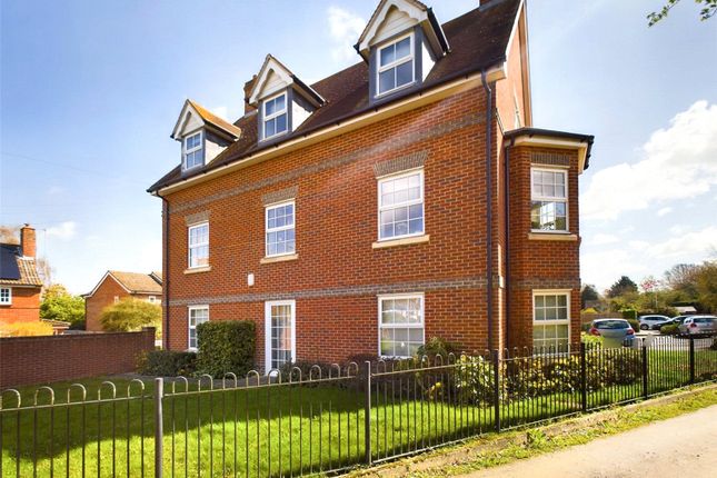 Flat for sale in Phoenix Court, Thame, Oxfordshire