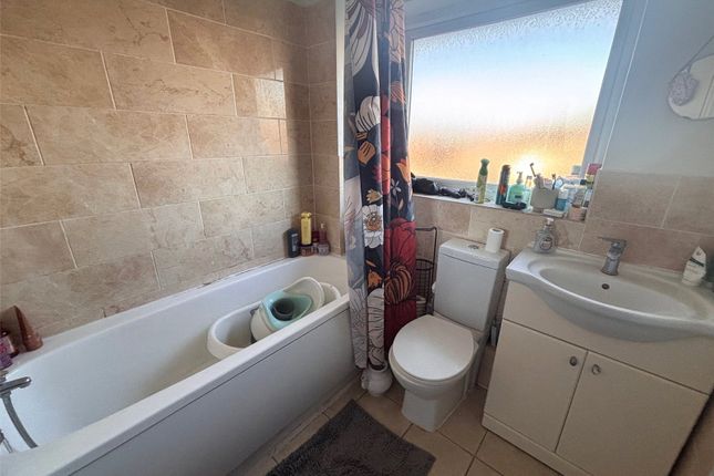 81, Shepherds Close, Chadwell Heath photo 5