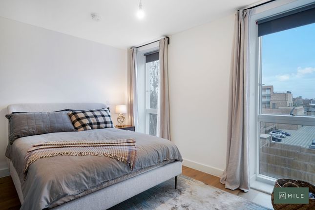 Flat for sale in Third Avenue, North Ken
