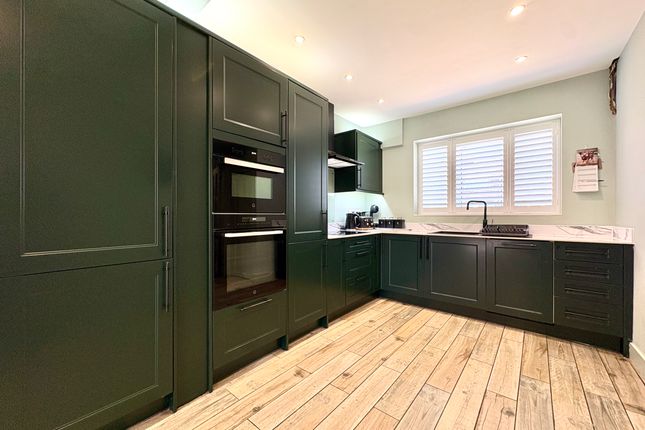 8 Flockton Avenue, Wigan photo 4