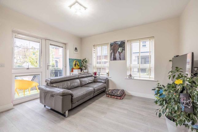 1, Miller Place, Raven Drive, Maidenhead photo 3