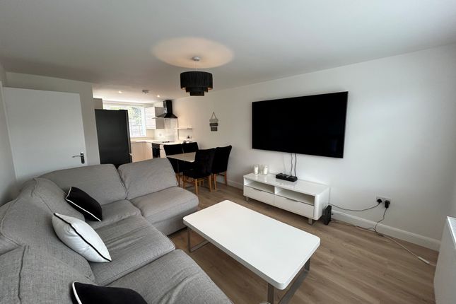 Flat 2 52, Sale photo 2
