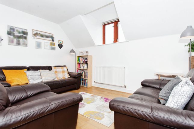 Flat for sale in Abberley Wood, Great Shelford, Cambridge, Cambridgeshire