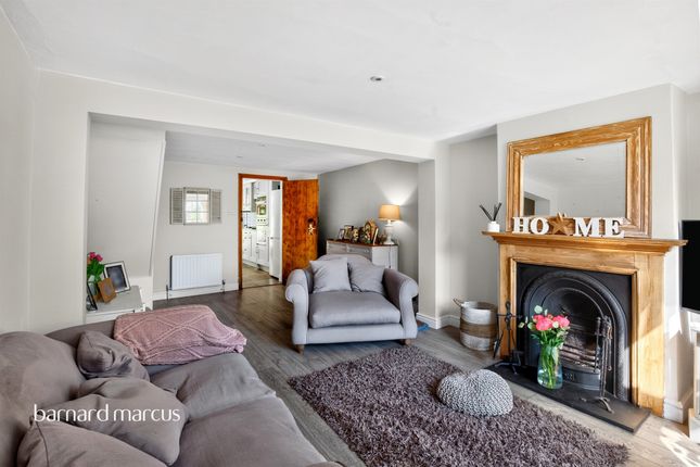 14, Spring Cottages, Horsham Road, DORKING photo 4