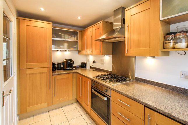 Deer Way, Horsham photo 3