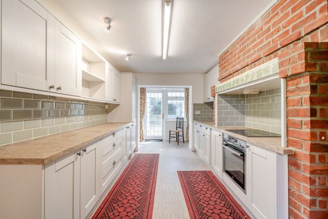 3, Moorland Avenue, New Milton photo 2