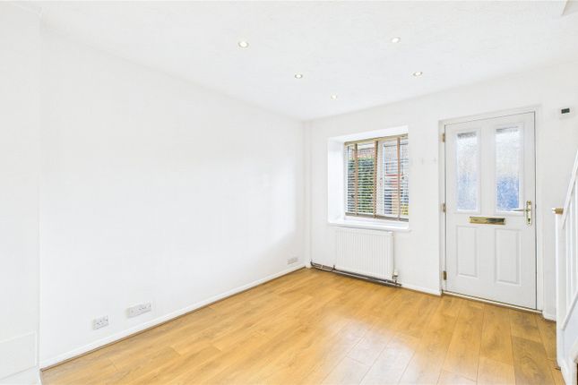 2, Palmer Crescent, Chertsey photo 4
