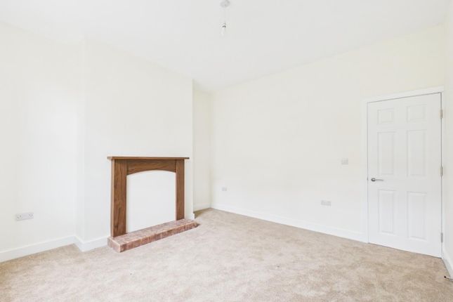 5, Roseberry Street, Keighley photo 3
