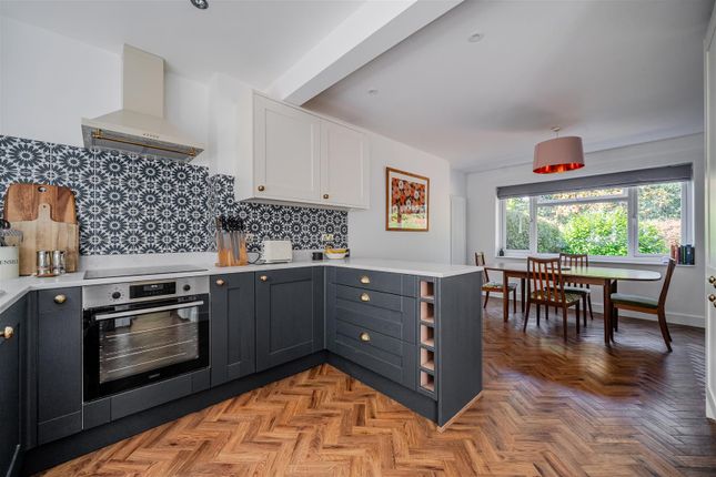 12, School Hill, Crowthorne photo 2