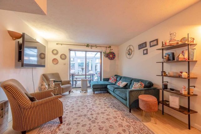 Terraced house for sale in Littlebrook Avenue, Burnham