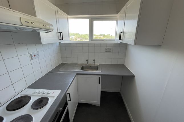 56, Dearne Walk, Bedford photo 3