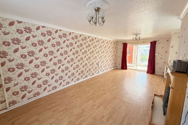 25 Despenser Road, Tewkesbury photo 2