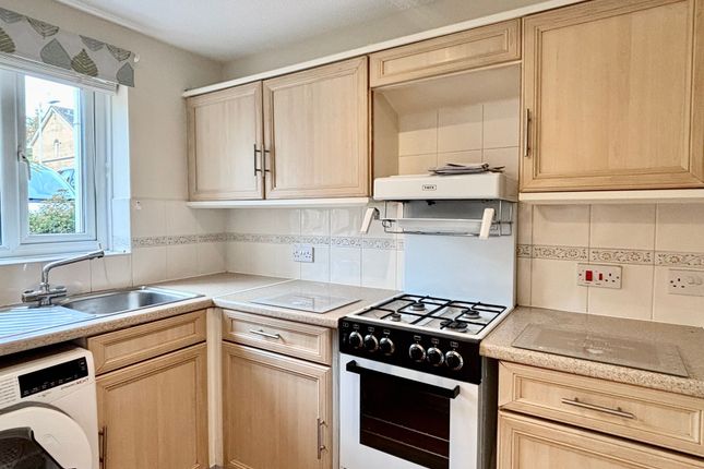 2-bed terraced on 45 Byron Way, Swansea, £950/mo