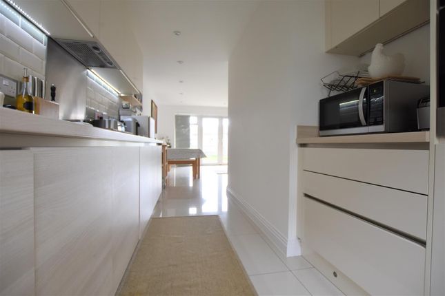 6, Pennyroyal Drive, Middlesex photo 3