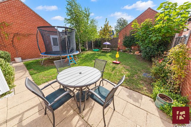 1, Roe Gardens, Reading photo 3