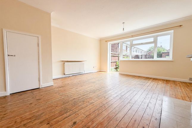 120, Attfield Walk, Eastbourne photo 4