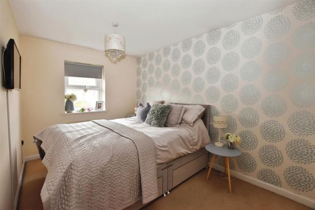 Semi-detached house for sale in Boundary Way, Hull