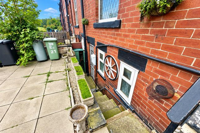 21, Pasture Mount, Leeds photo 4