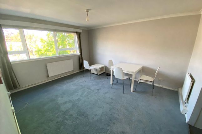 Flat to rent in Fairlawns, Brownlow Road, London