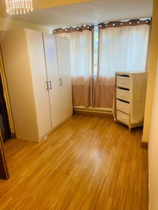 Room 1 83, St Clements, Cowley photo 3