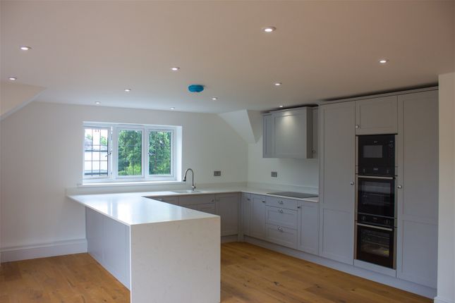 Flat for sale in 41 Shenfield Road, Shenfield, Brentwood