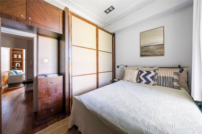 Flat to rent in Royal Crescent, Holland Park
