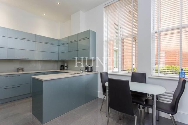 7, Sutherland House, Woodford Green photo 4