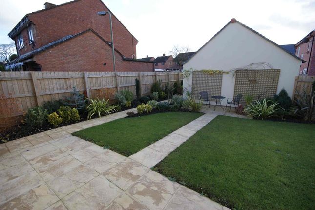 Detached house to rent in Greenhouse Gardens, Cullompton, Devon