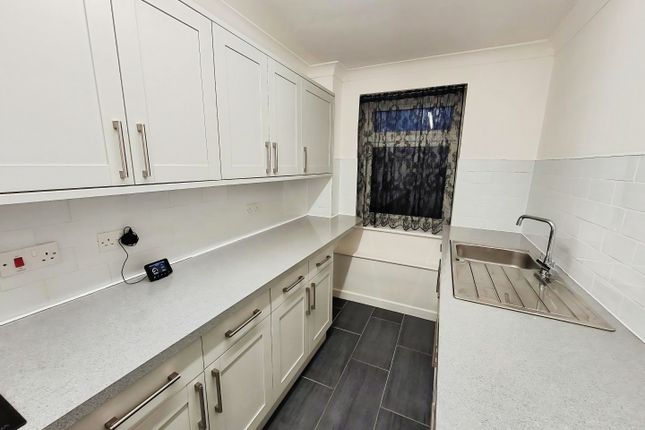 Flat 1 Guildford House, 23, St Nicholas Road, New Romney photo 3