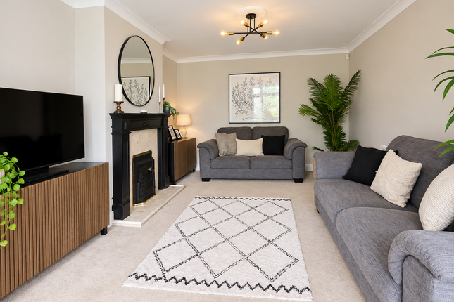22, Russell Drive, Wollaton photo 4