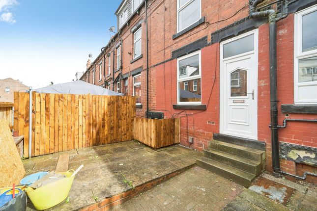 17, Cecil Mount, LEEDS photo 2