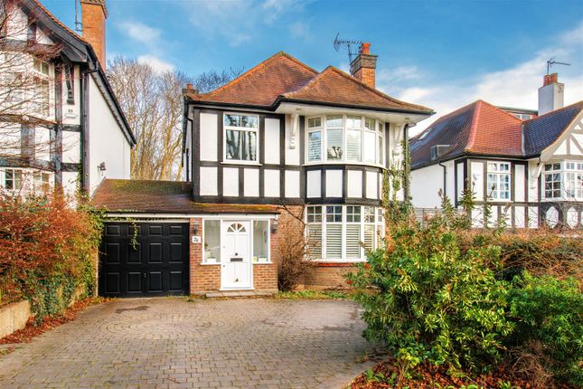Thumbnail Property for sale in Hillway, Highgate, London