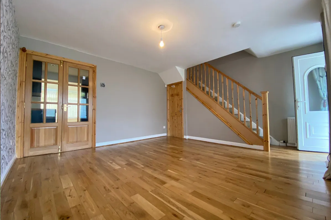 16, Woodhill Close, Middleton photo 2