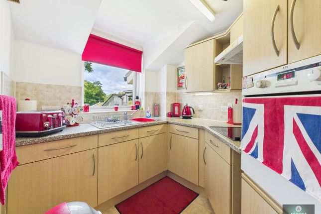 53, Millfield Court, Ifield photo 3