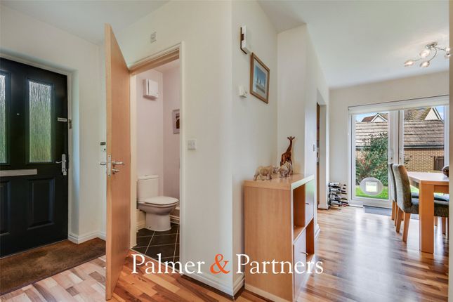 18, Lambourne Chase, Essex photo 4