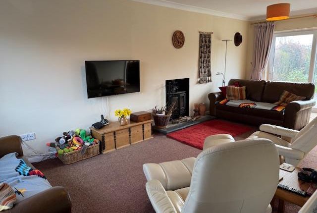 Cangle End, London Road, Fairford photo 2