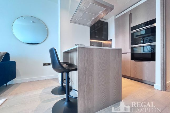 1404, City Tower, 1 Nine Elms Lane, London photo 4