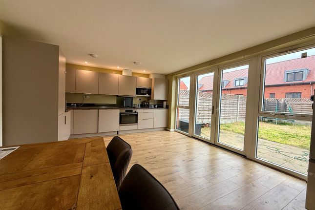 17, Pennington Gardens, Cheadle photo 4