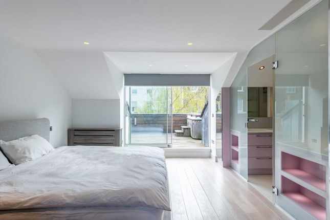 77D, Belsize Lane, London photo 3
